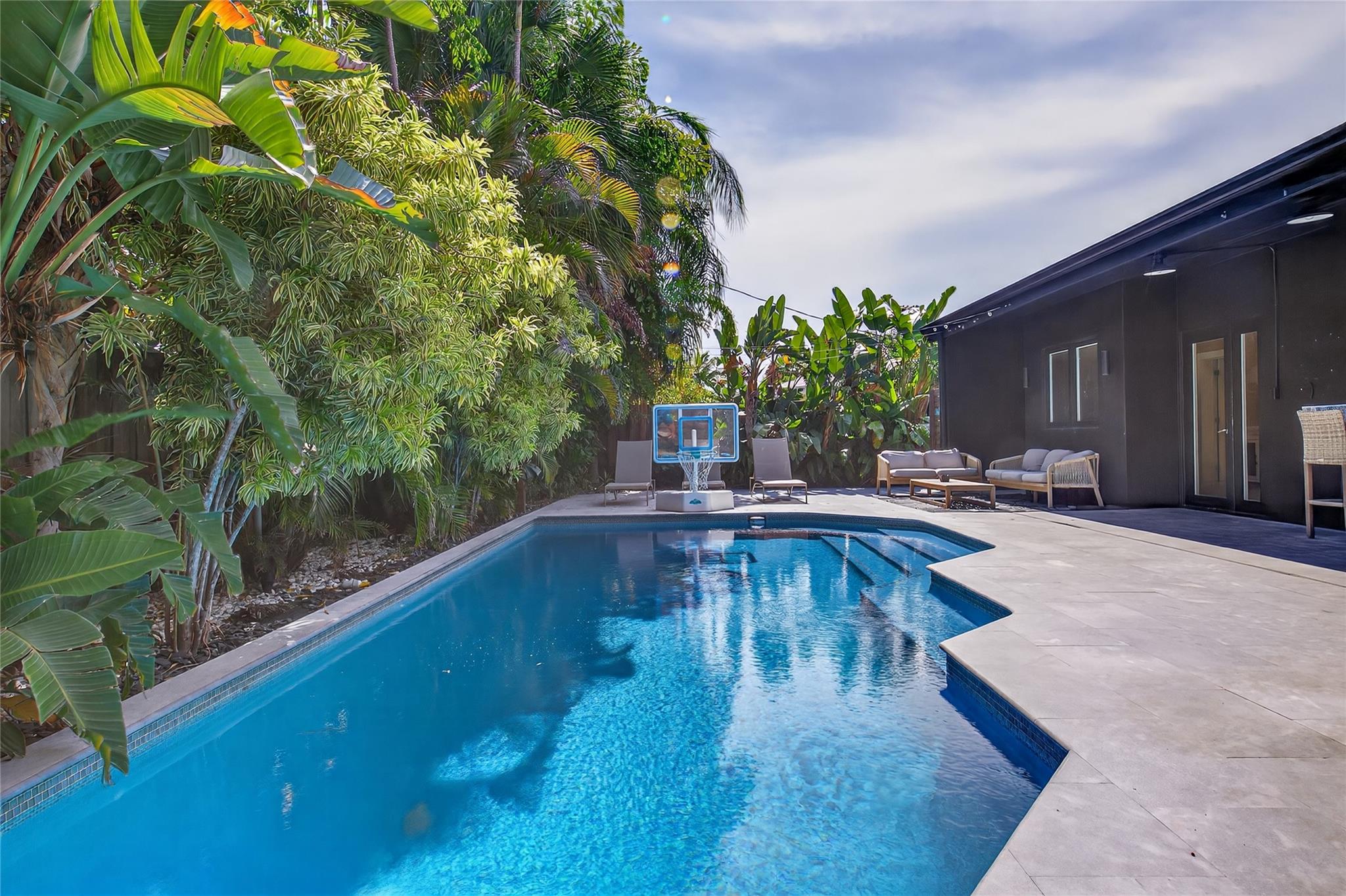 2112 Manatee Drive