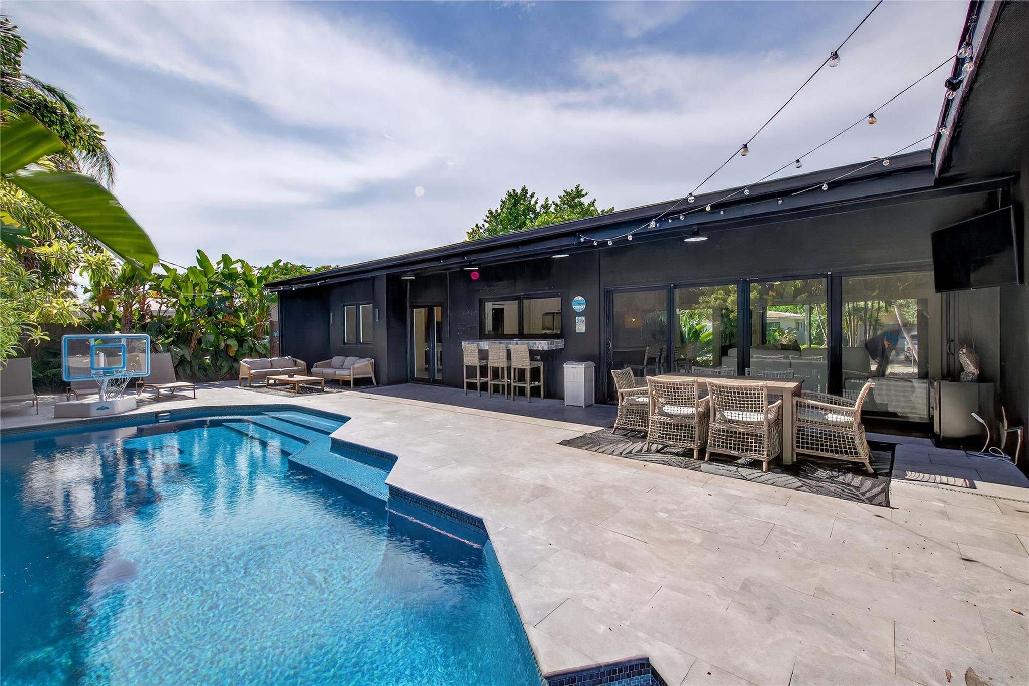 2112 Manatee Drive
