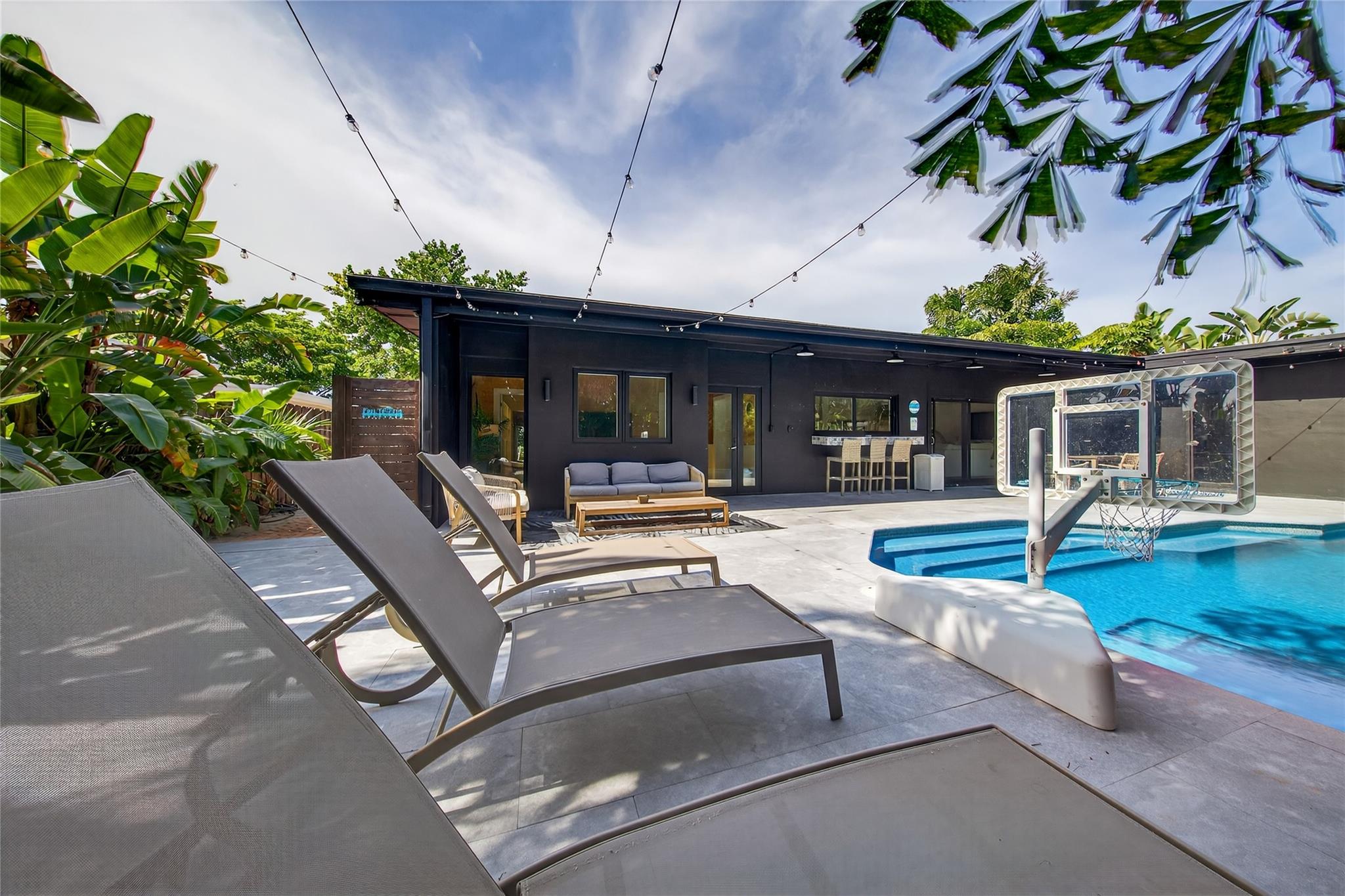 2112 Manatee Drive
