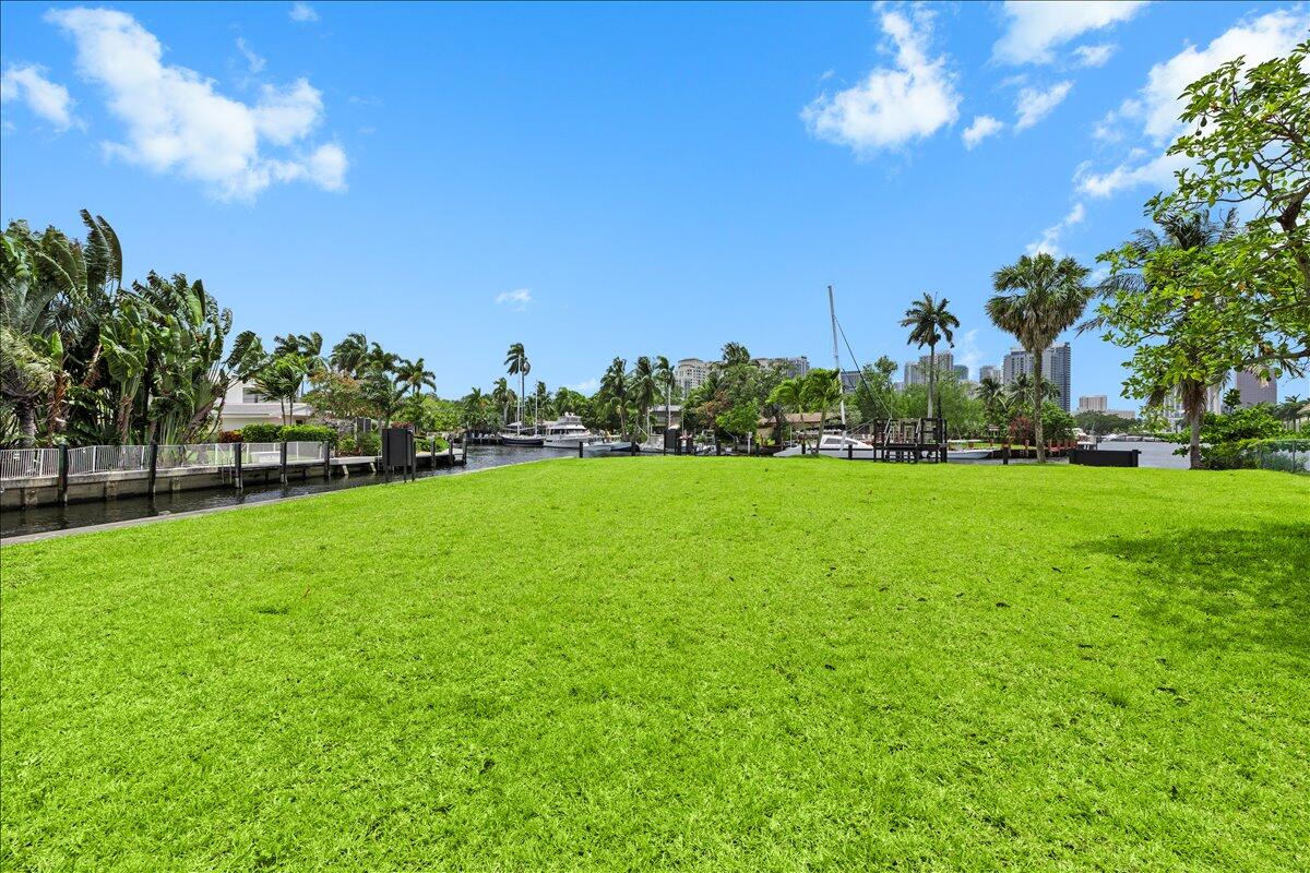 522 SW 9th Ter