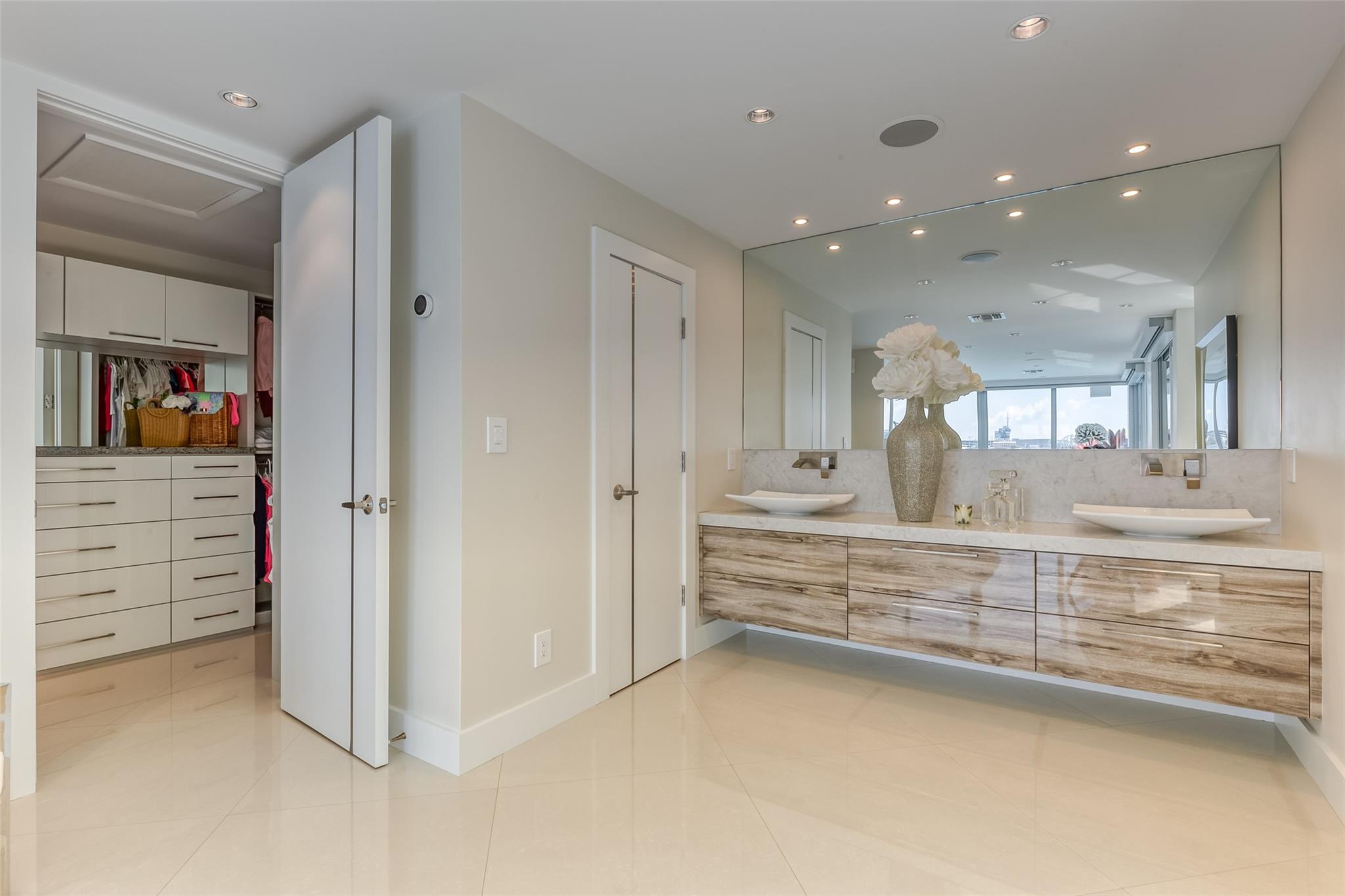 2200 Inlet Drive