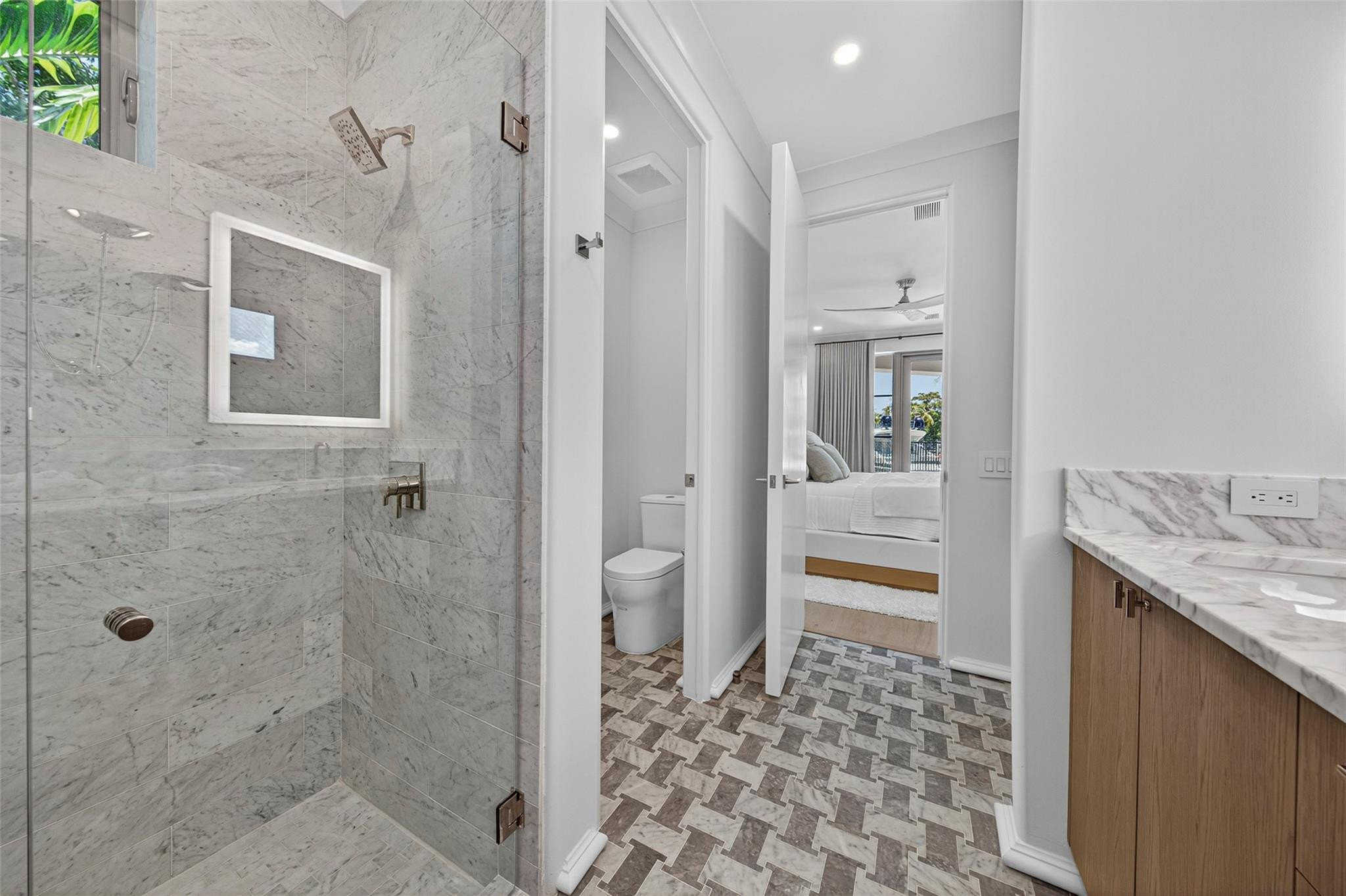621 SW 5 Place