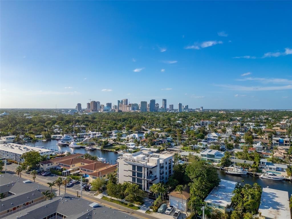 1507 SE 15th Street 202