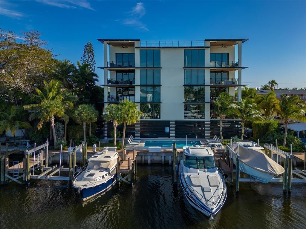 1507 SE 15th Street 202