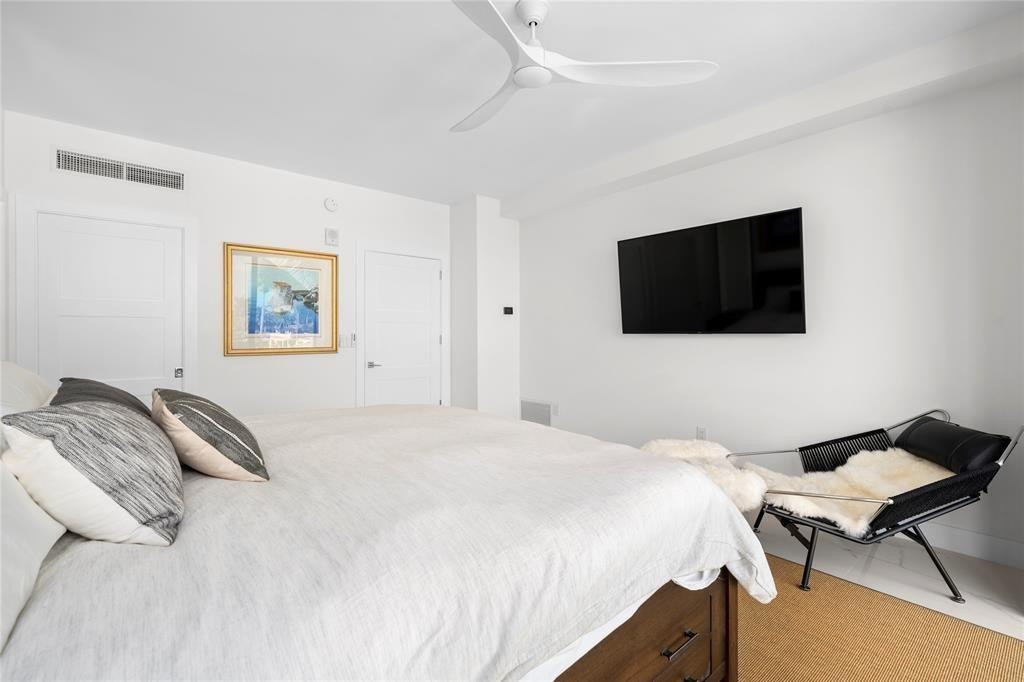 1507 SE 15th Street 202