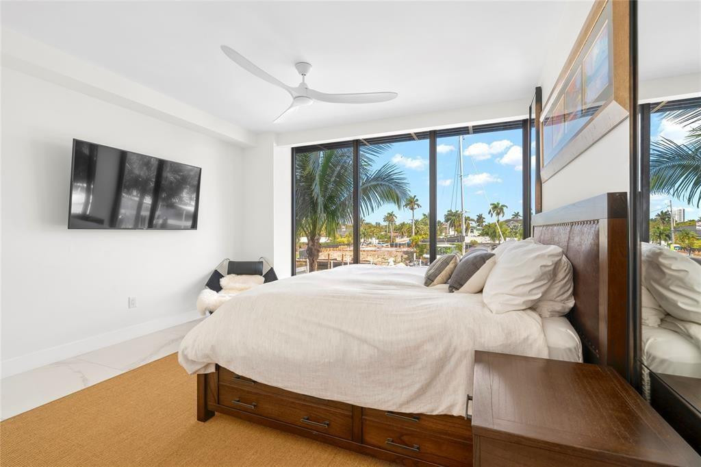 1507 SE 15th Street 202