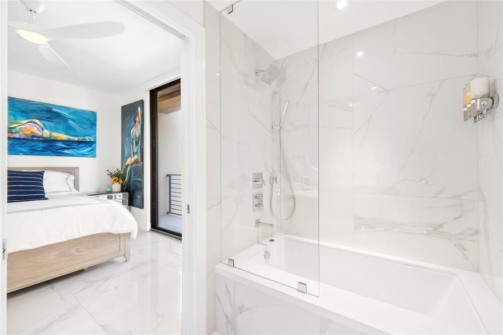 1507 SE 15th Street 202