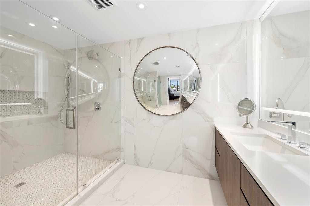 1507 SE 15th Street 202