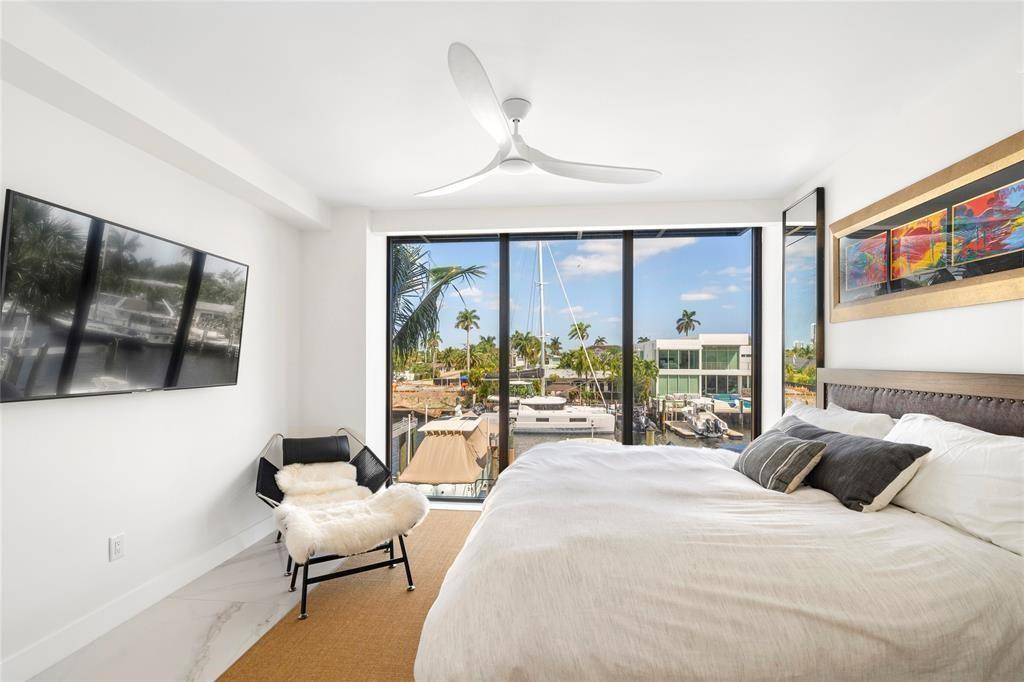 1507 SE 15th Street 202