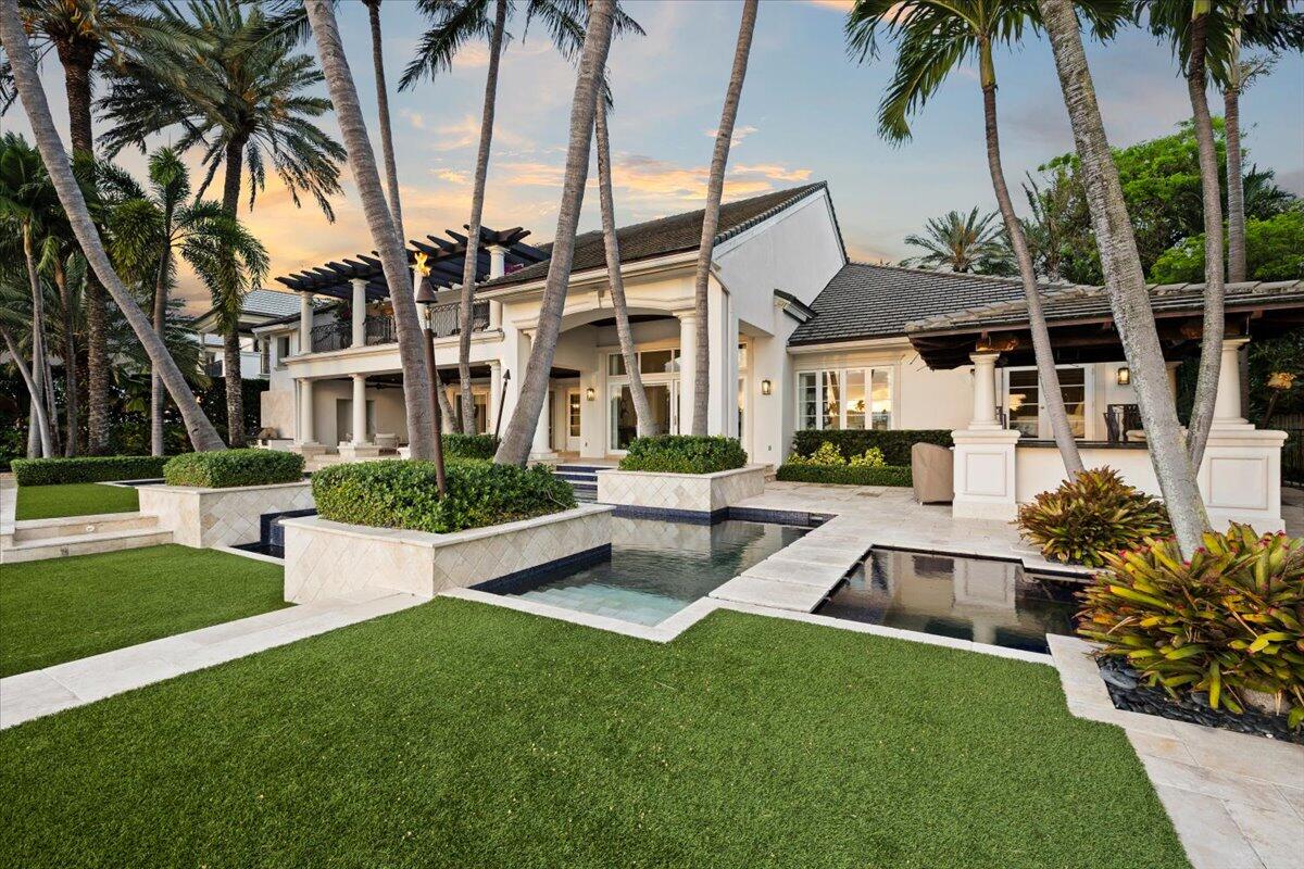 1313 E LAKE DR