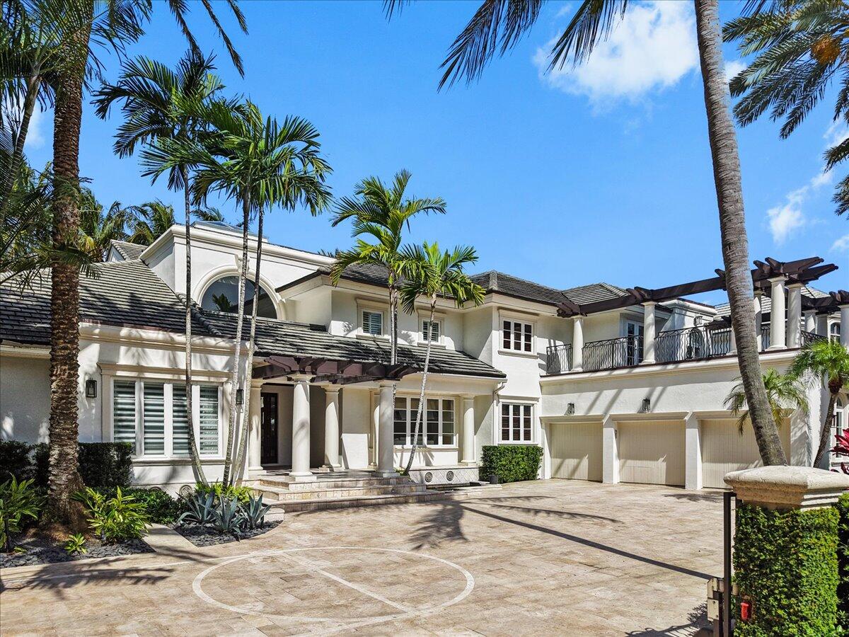 1313 E LAKE DR