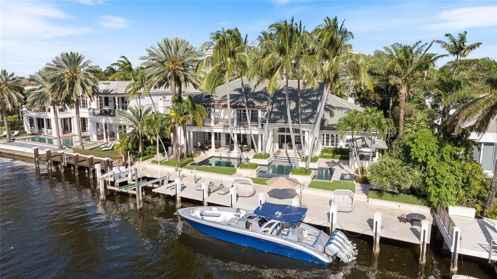 1313 E LAKE DR