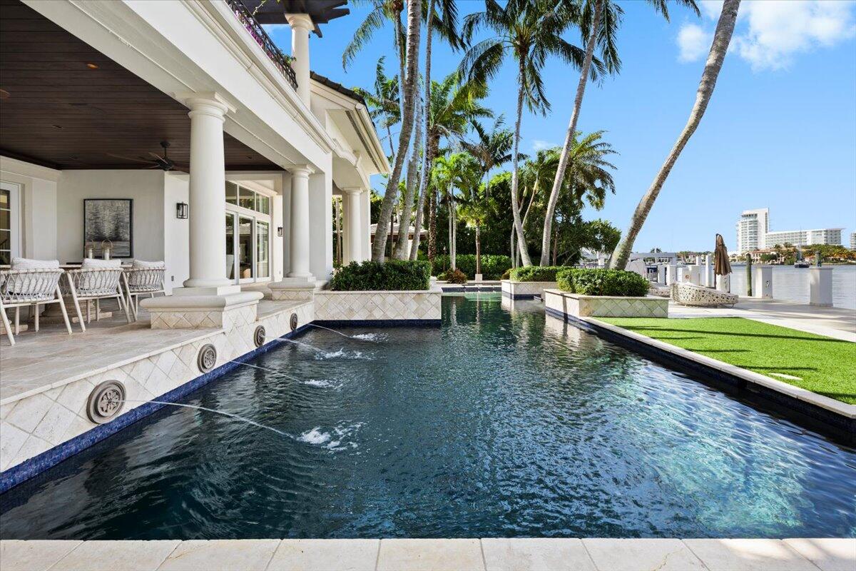 1313 E LAKE DR
