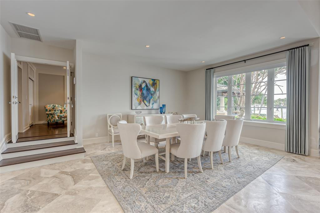 1313 E LAKE DR