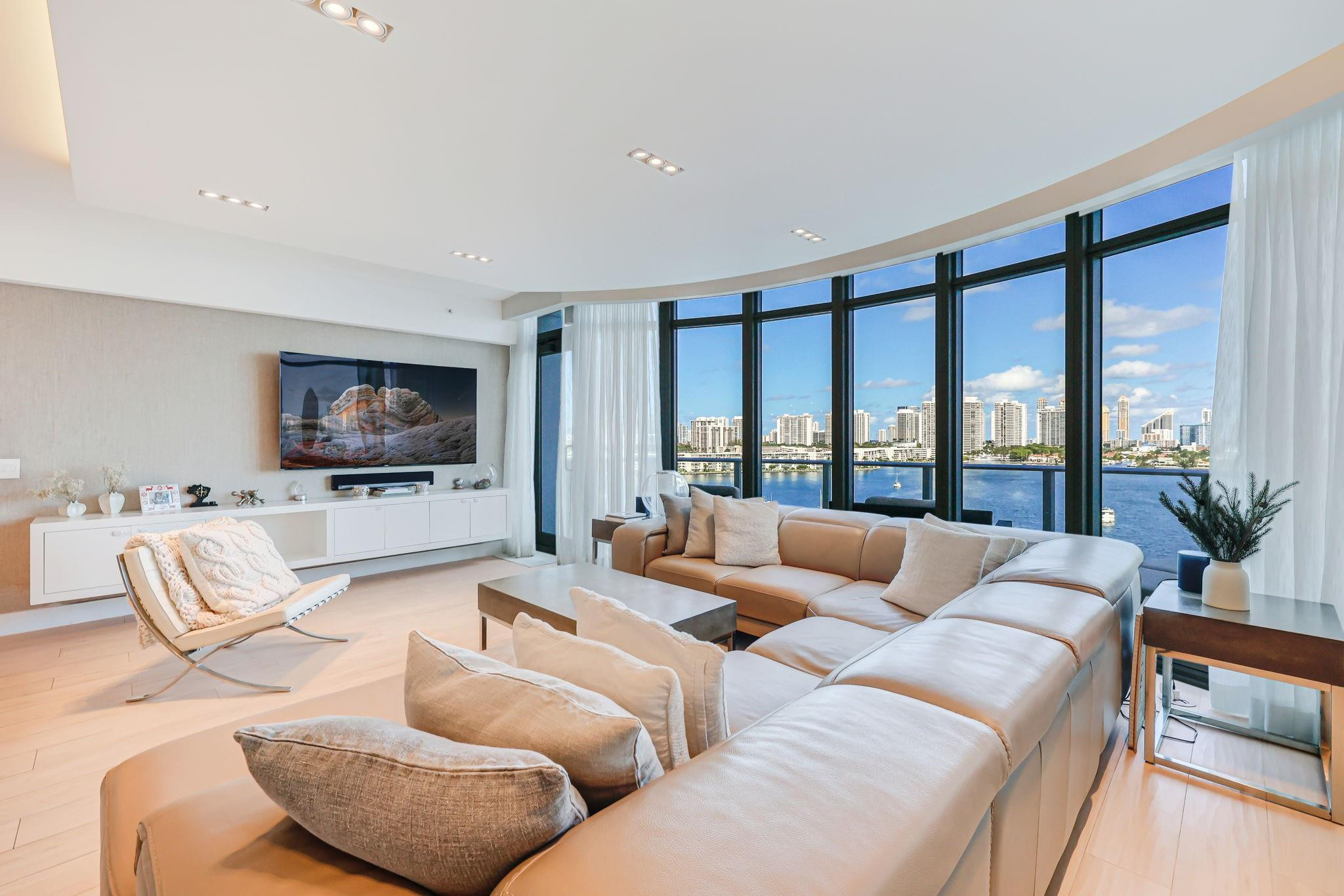 17301 Biscayne Boulevard 1011, North Miami Beach Unit: 1011