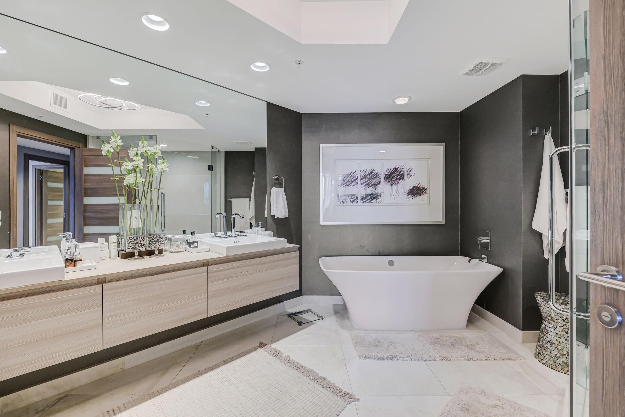 17301 Biscayne Boulevard 1011, North Miami Beach Unit: 1011