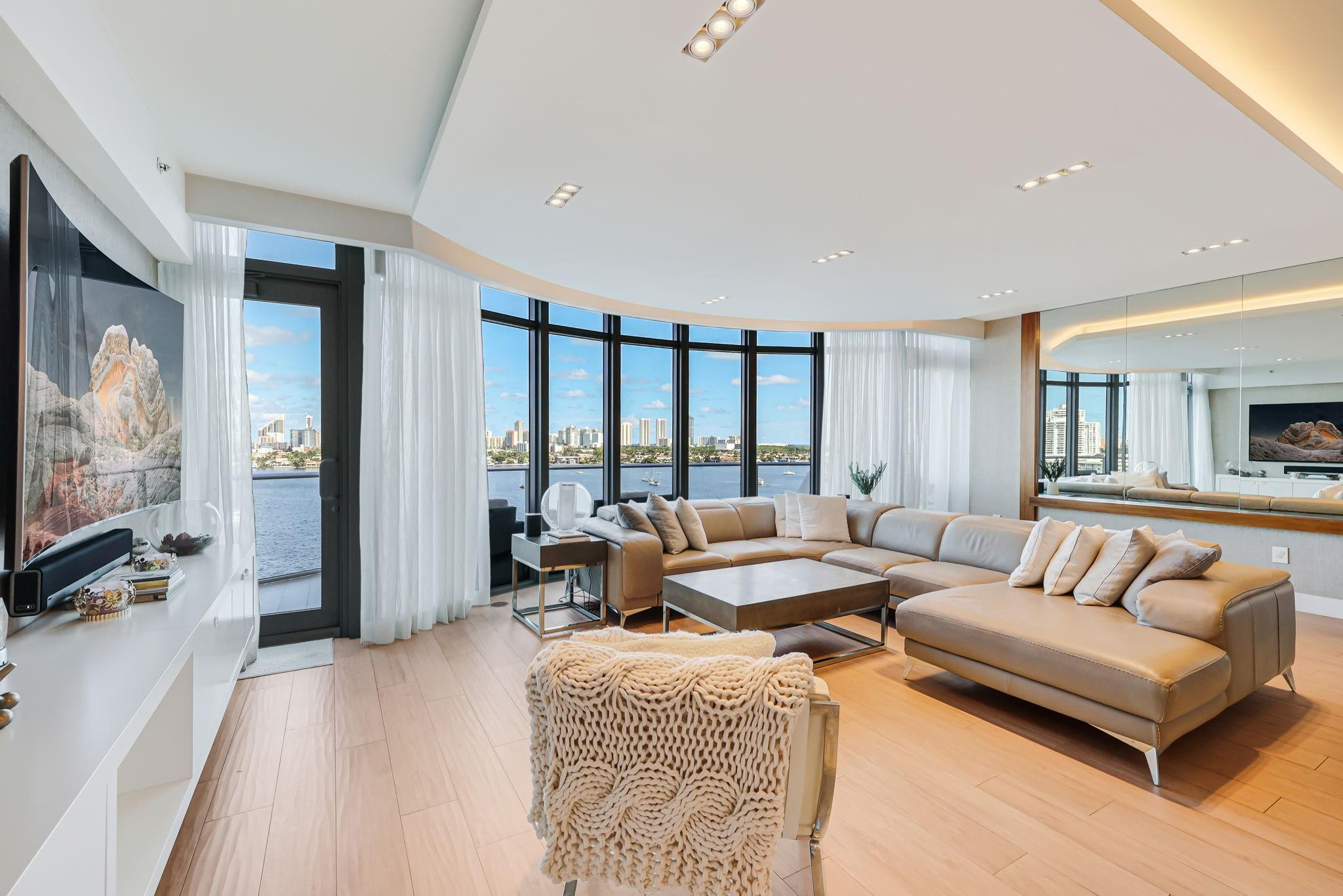 17301 Biscayne Boulevard 1011, North Miami Beach Unit: 1011