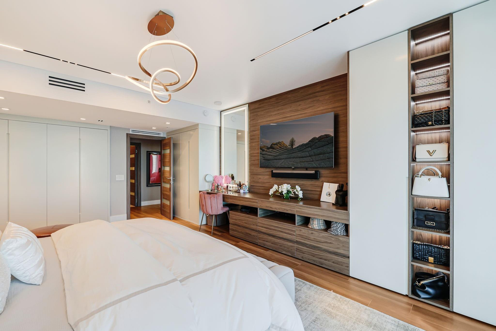 17301 Biscayne Boulevard 1011, North Miami Beach Unit: 1011