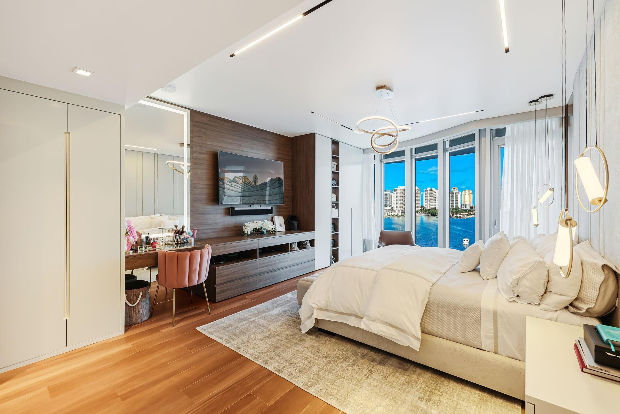 17301 Biscayne Boulevard 1011, North Miami Beach Unit: 1011