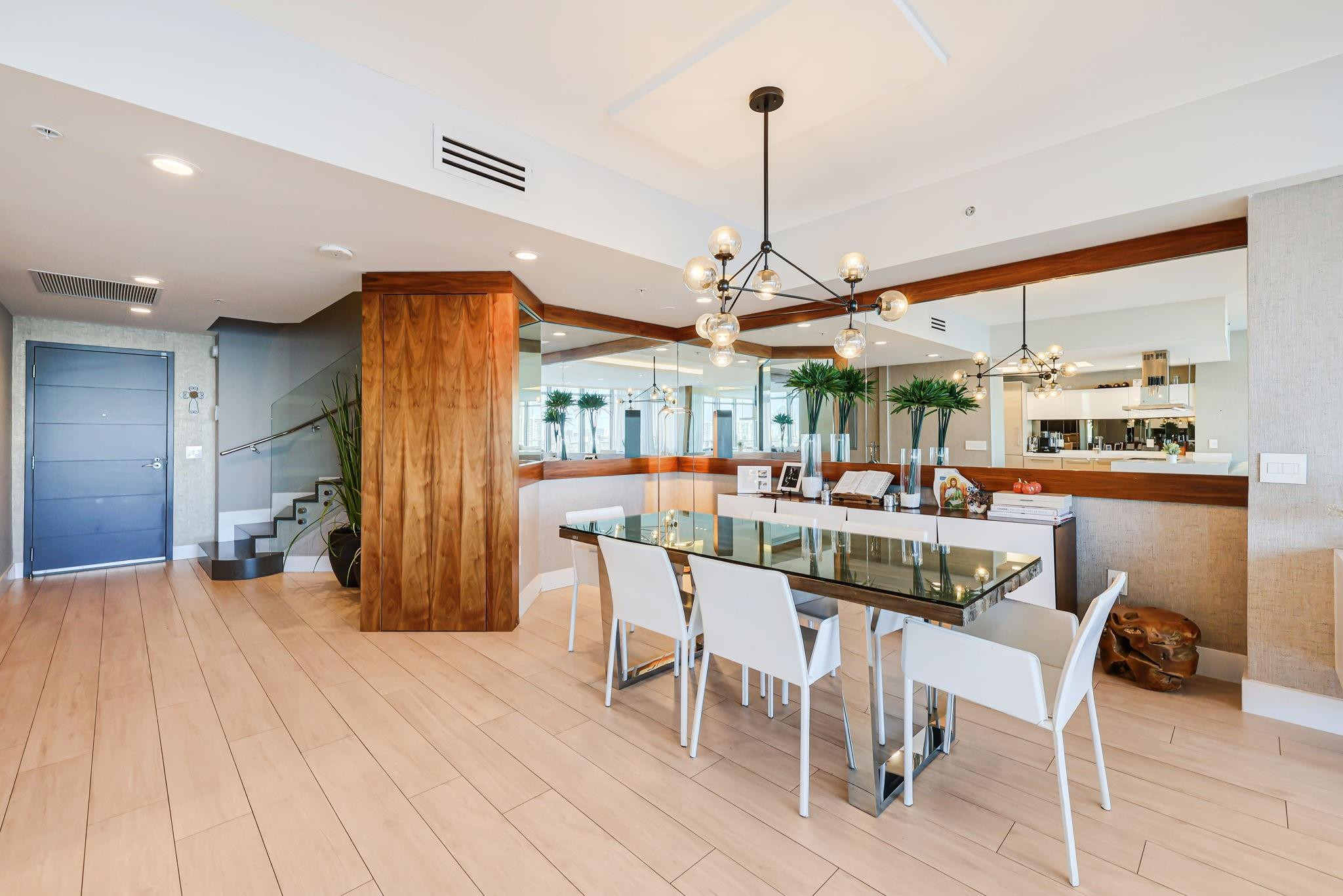 17301 Biscayne Boulevard 1011, North Miami Beach Unit: 1011