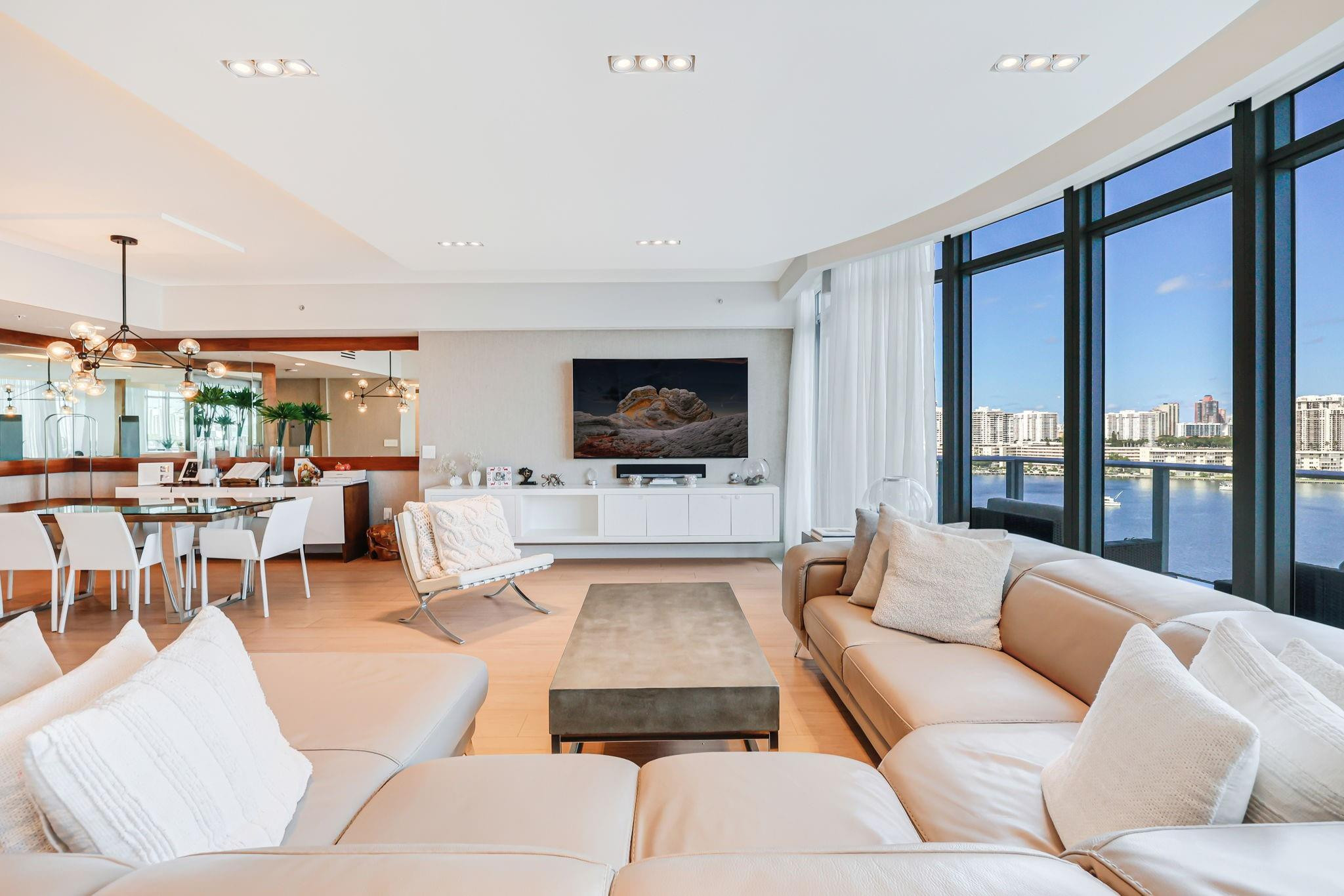 17301 Biscayne Boulevard 1011, North Miami Beach Unit: 1011