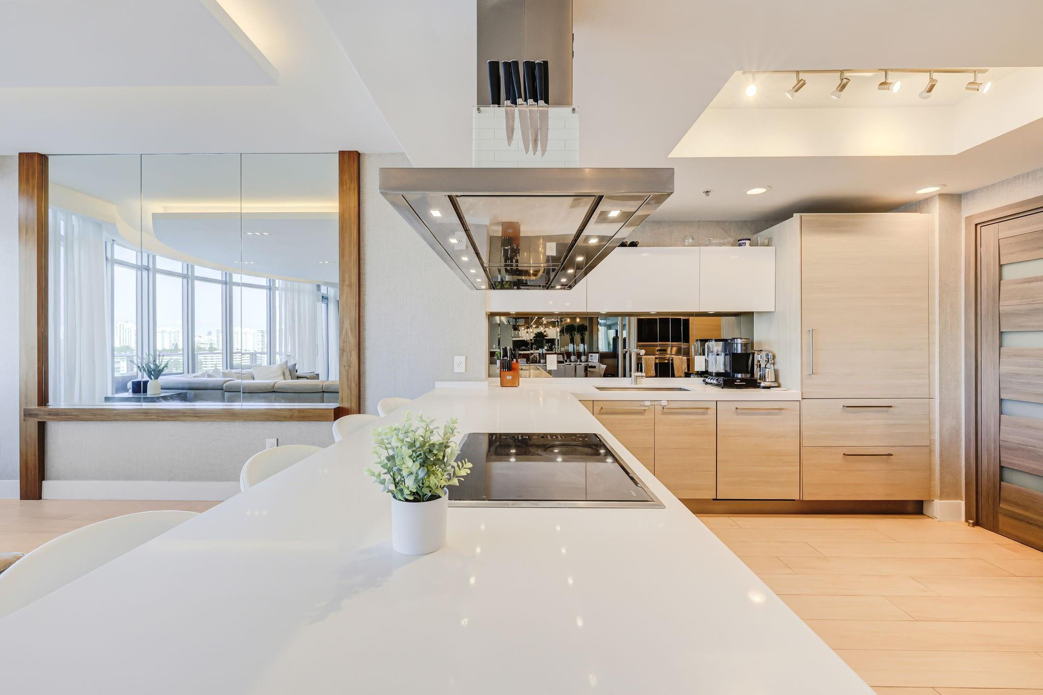 17301 Biscayne Boulevard 1011, North Miami Beach Unit: 1011