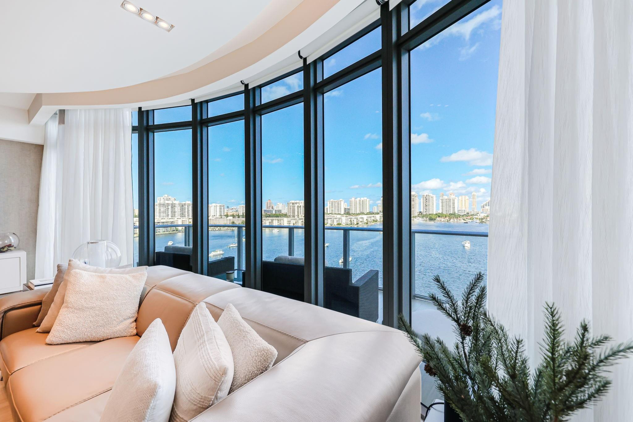 17301 Biscayne Boulevard 1011, North Miami Beach Unit: 1011
