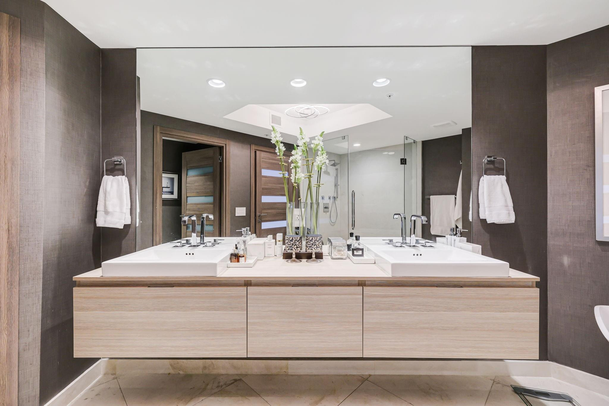 17301 Biscayne Boulevard 1011, North Miami Beach Unit: 1011