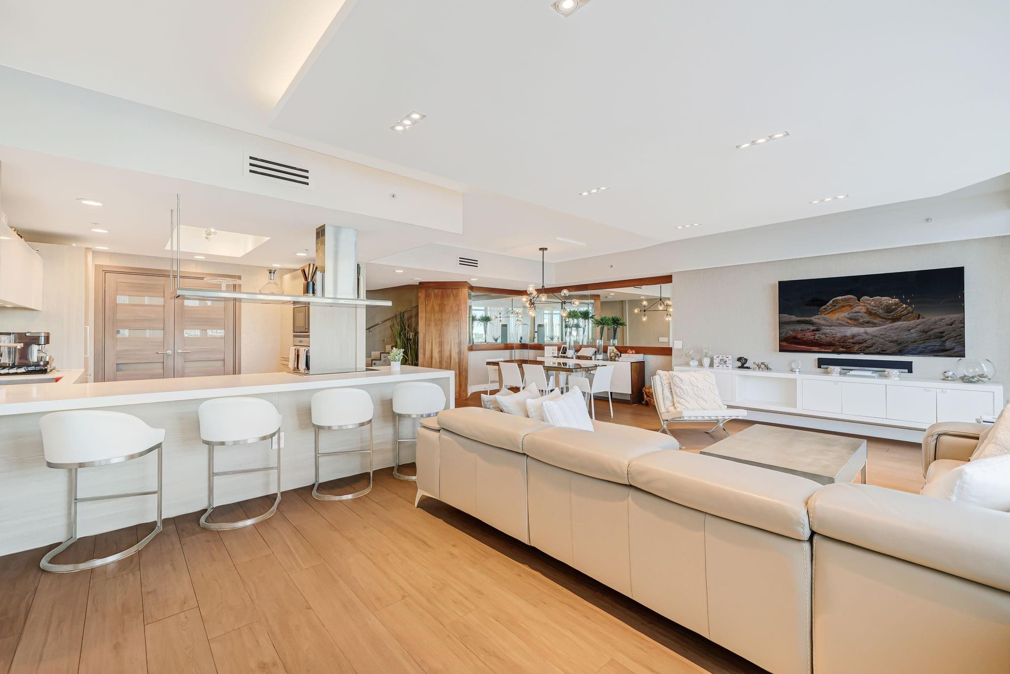 17301 Biscayne Boulevard 1011, North Miami Beach Unit: 1011