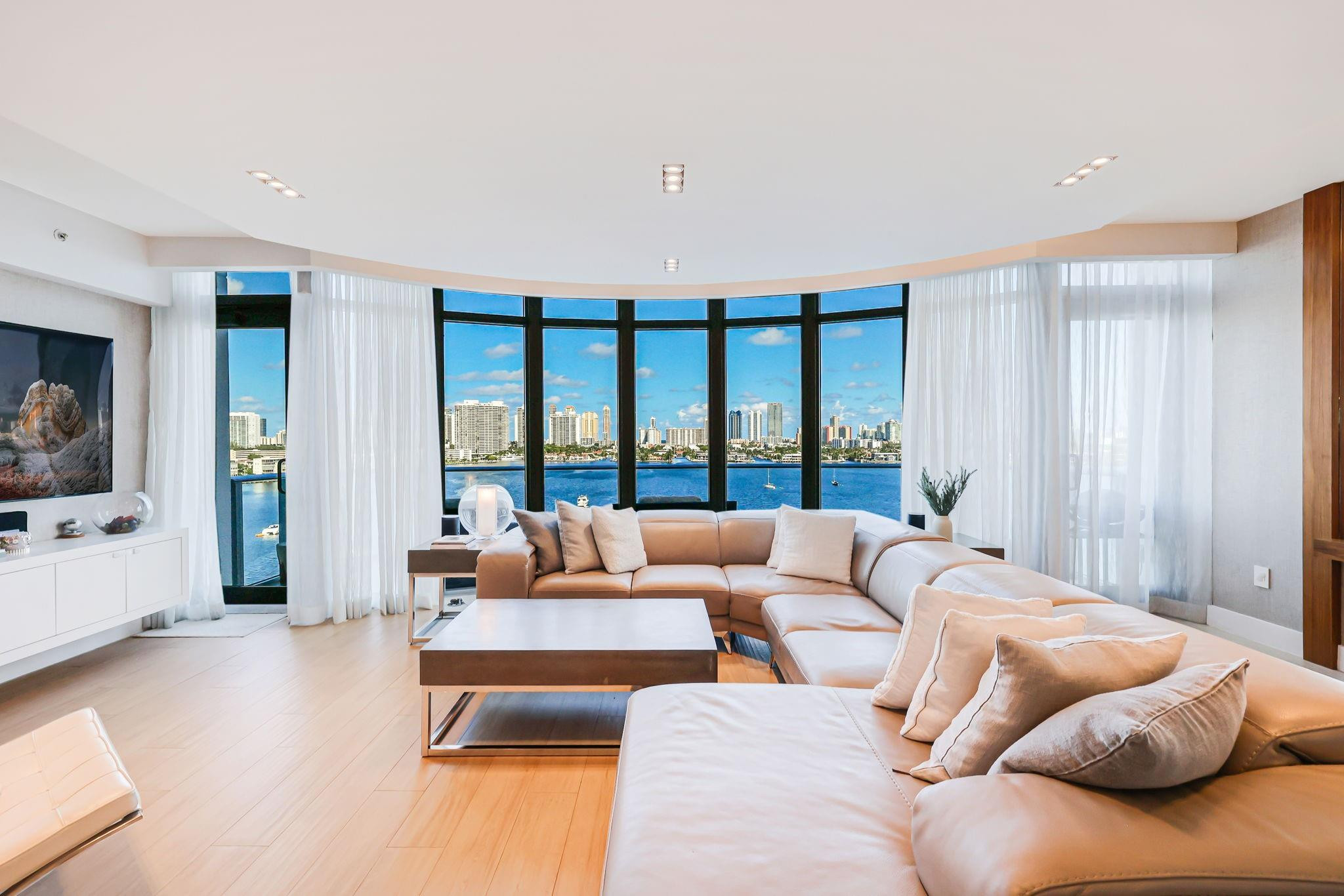 17301 Biscayne Boulevard 1011, North Miami Beach Unit: 1011