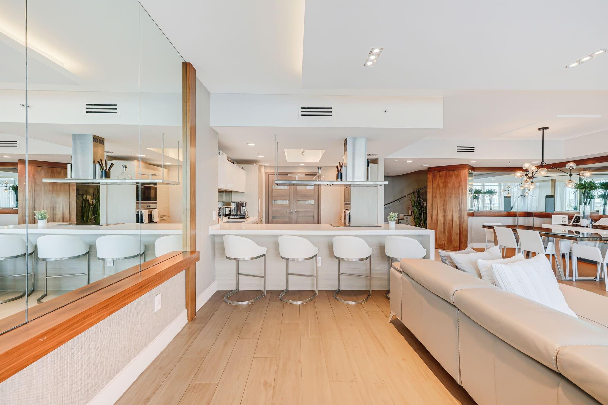 17301 Biscayne Boulevard 1011, North Miami Beach Unit: 1011