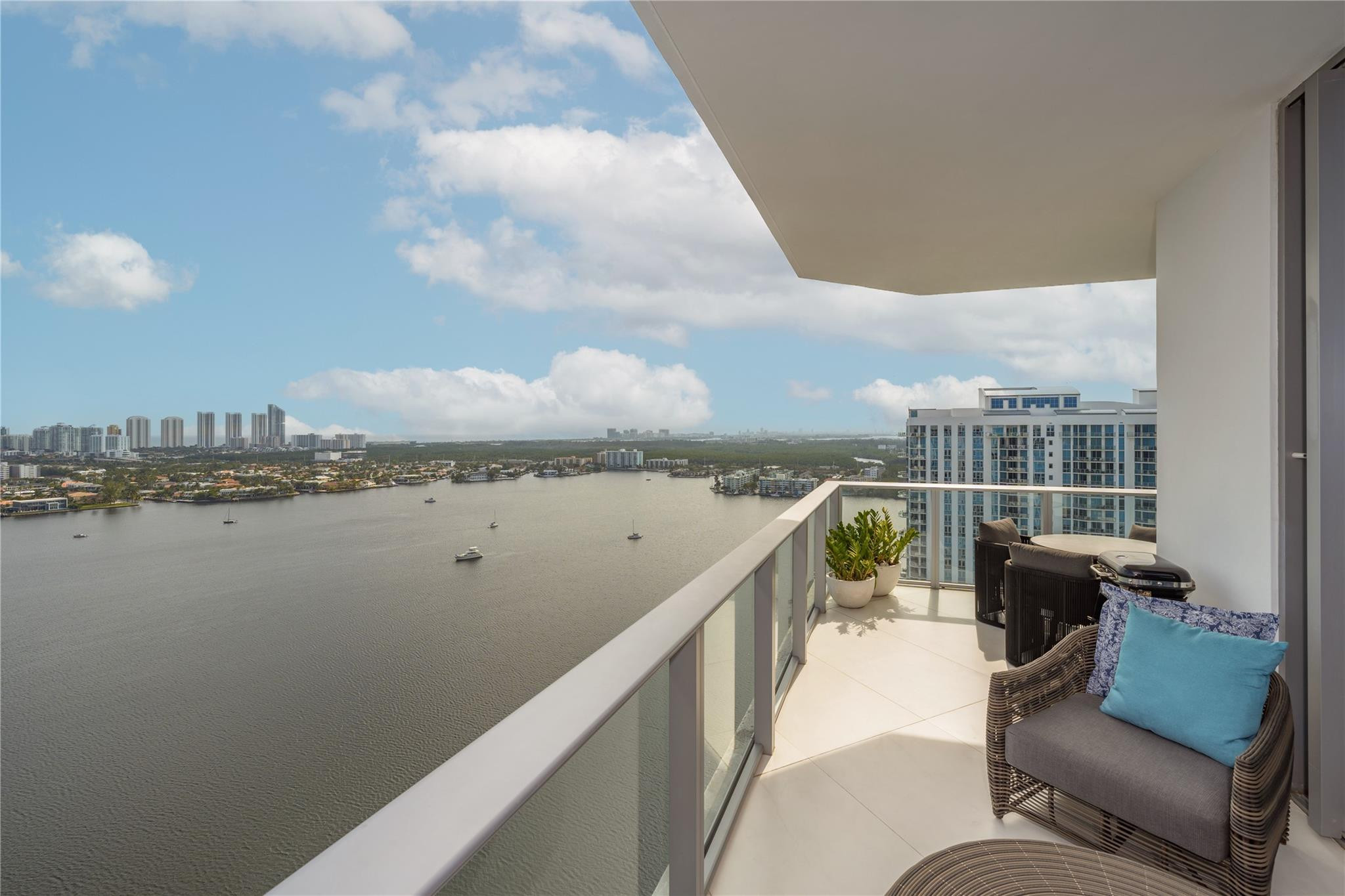 17301 Biscayne Boulevard PH 7