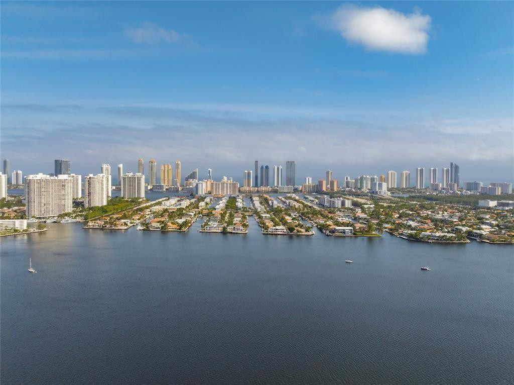 17301 Biscayne Boulevard PH 7