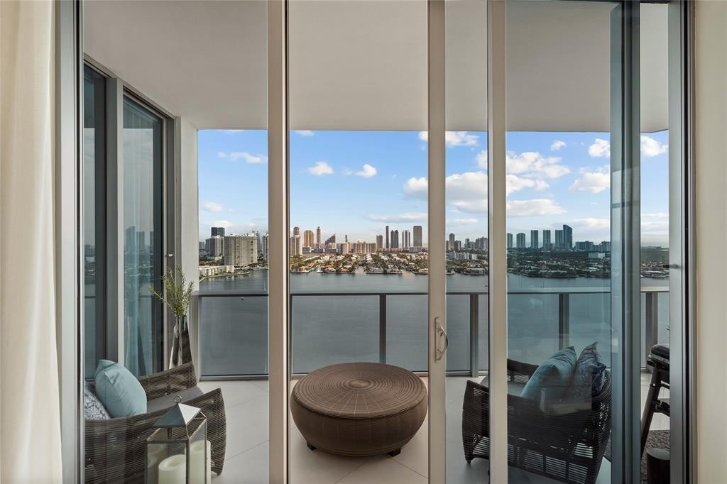 17301 Biscayne Boulevard PH 7