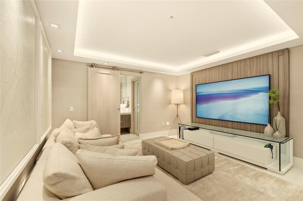 17301 Biscayne Boulevard PH 7