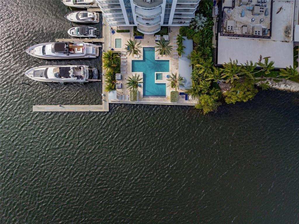 17301 Biscayne Boulevard PH 7