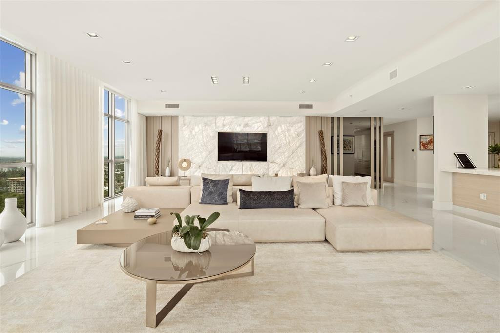 17301 Biscayne Boulevard PH 7