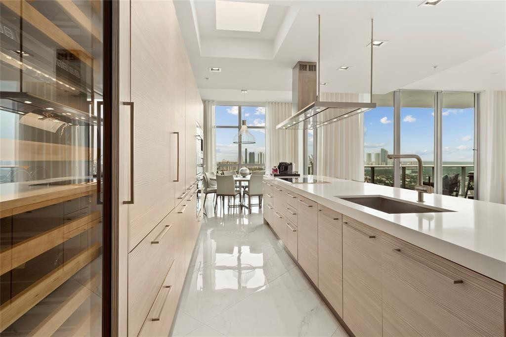 17301 Biscayne Boulevard PH 7