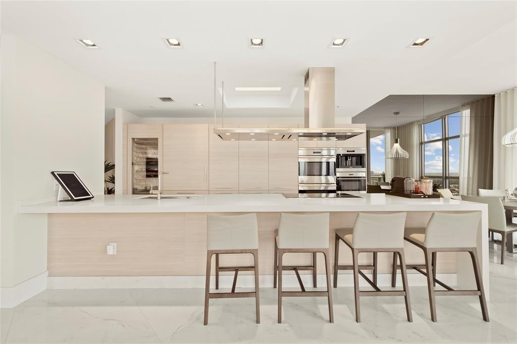 17301 Biscayne Boulevard PH 7