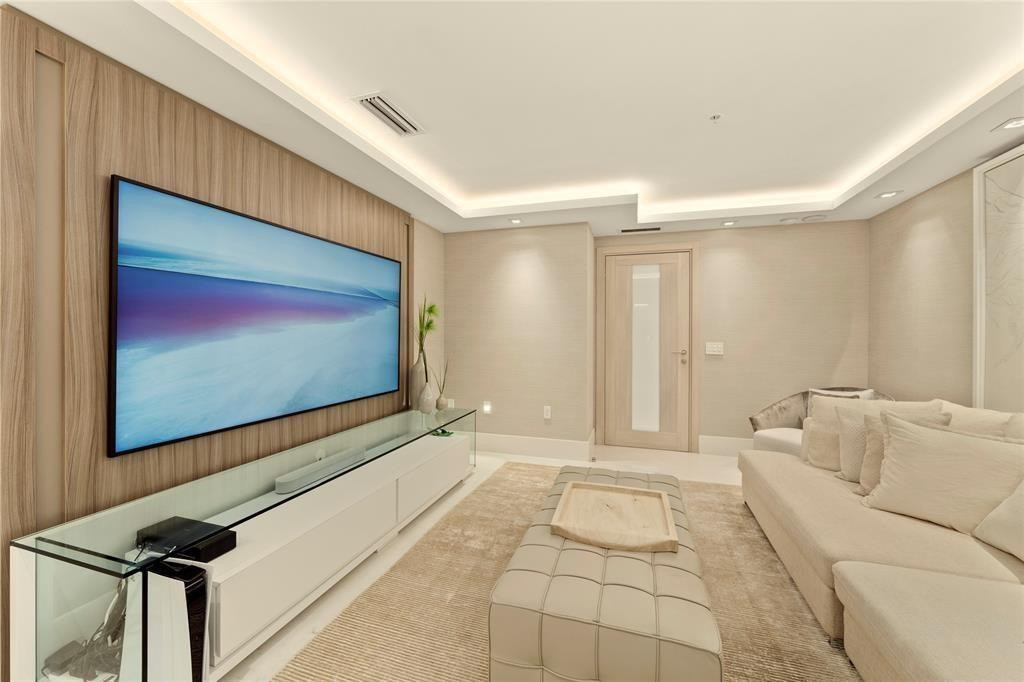 17301 Biscayne Boulevard PH 7