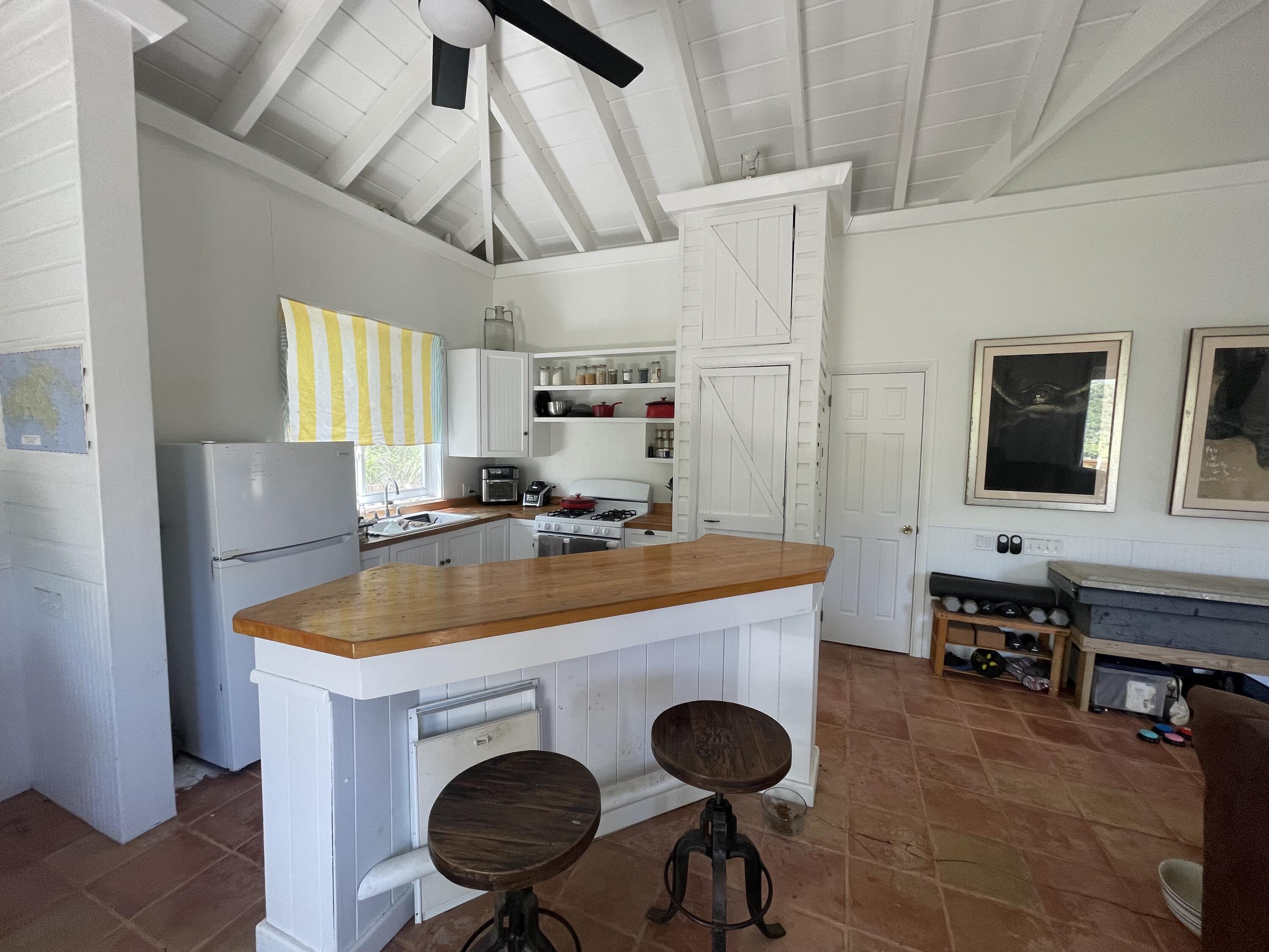 6-2-2-B Carolina, St John