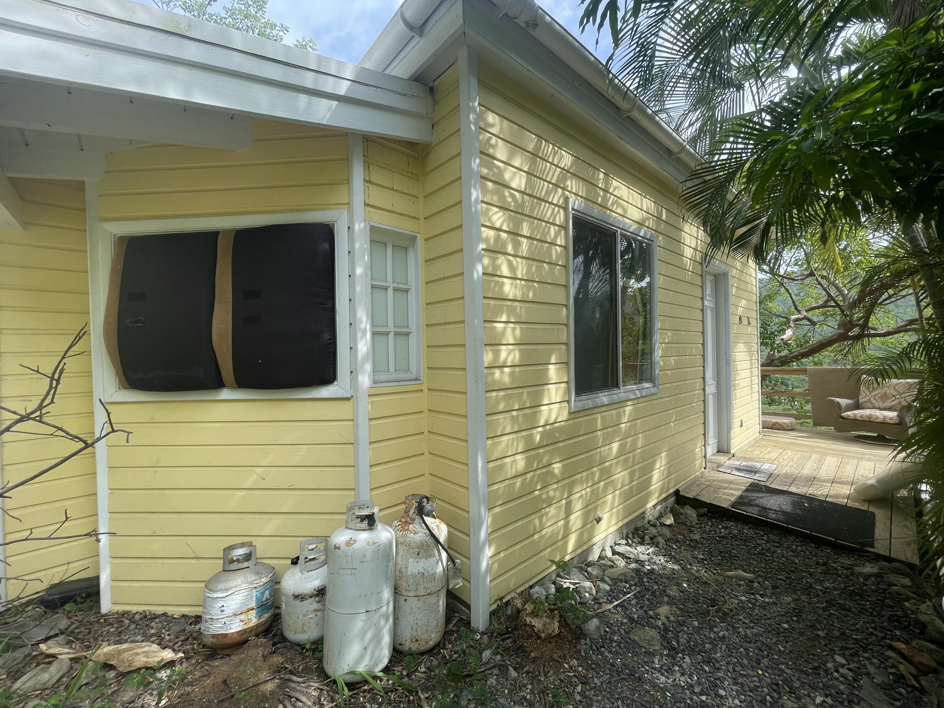 6-2-2-B Carolina, St John