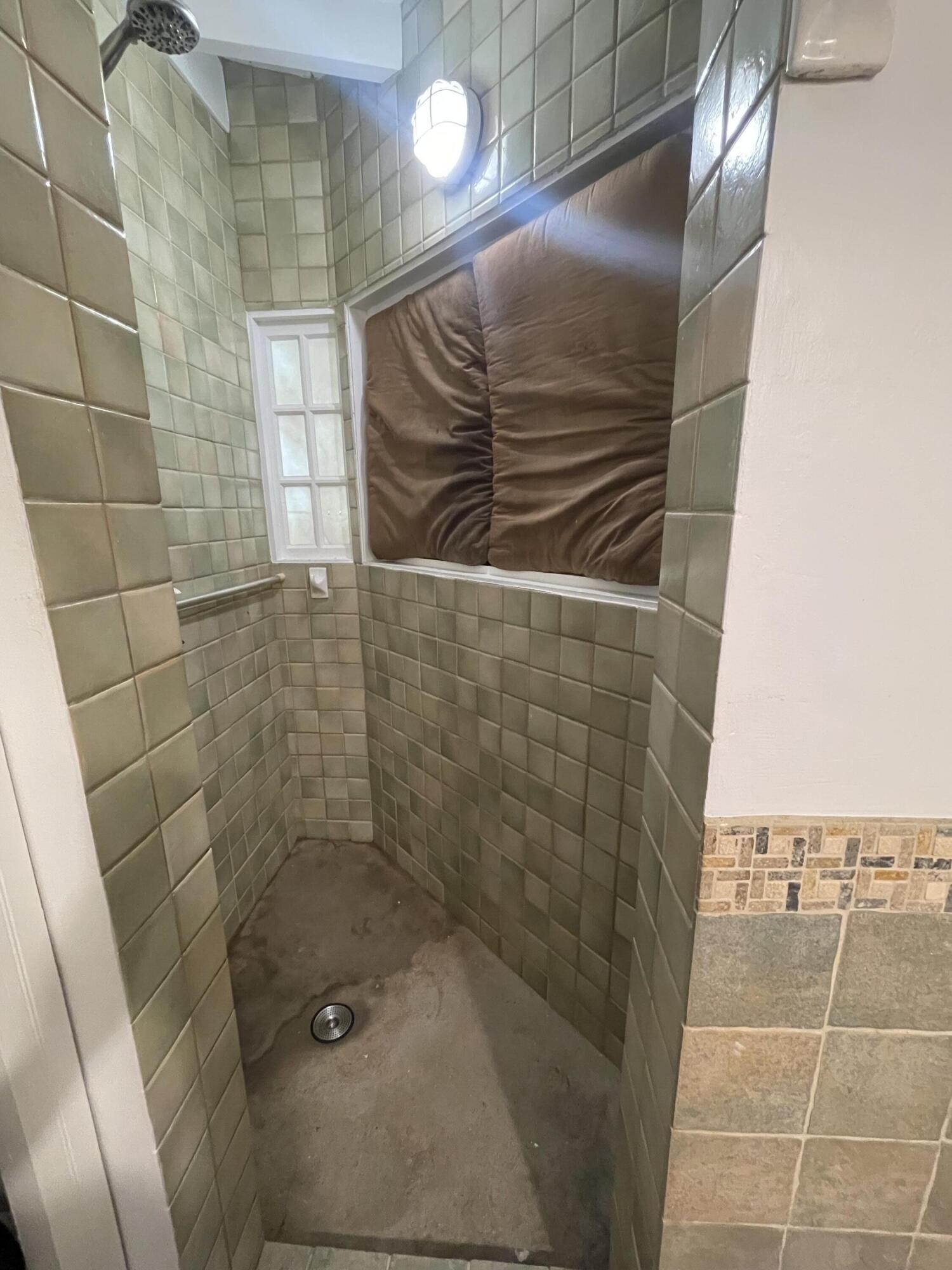 6-2-2-B Carolina, St John