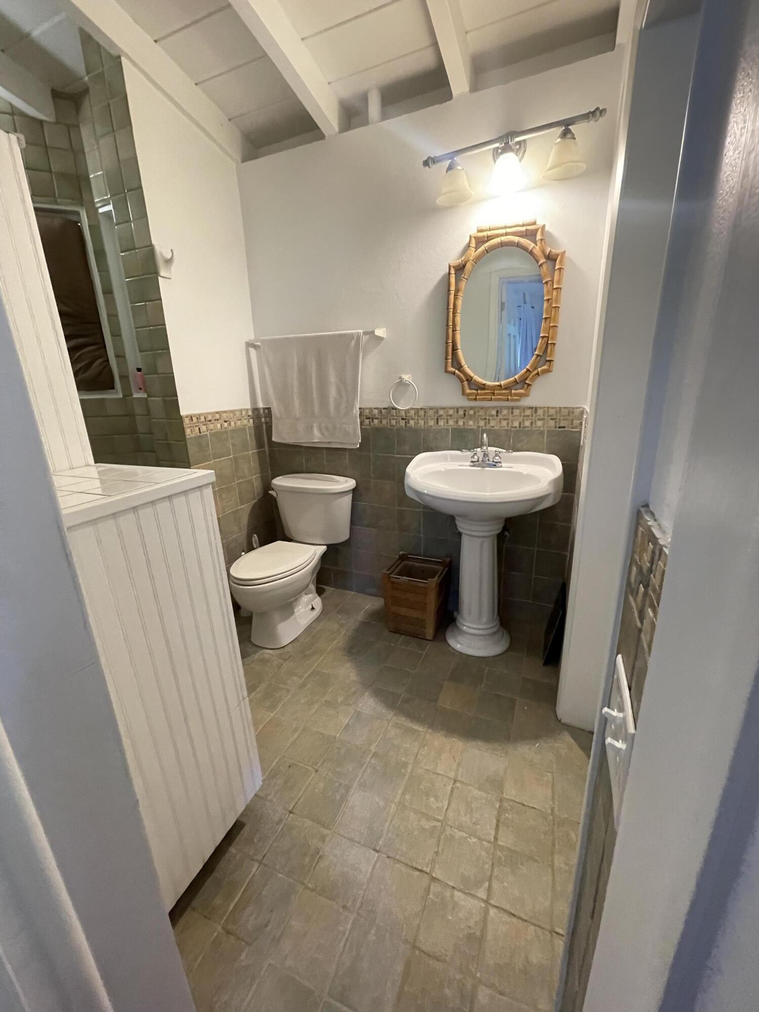 6-2-2-B Carolina, St John