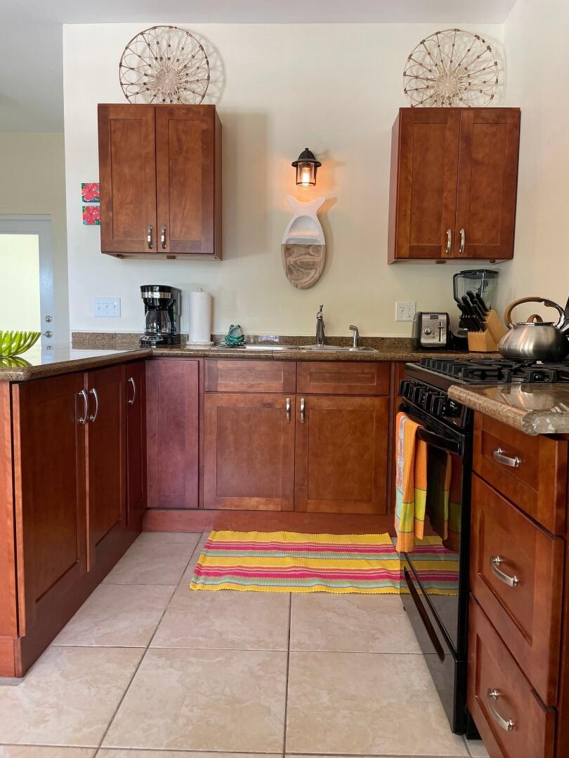 9-7 Enighed, F, St John Unit: F