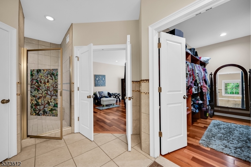 8 Eden Ln