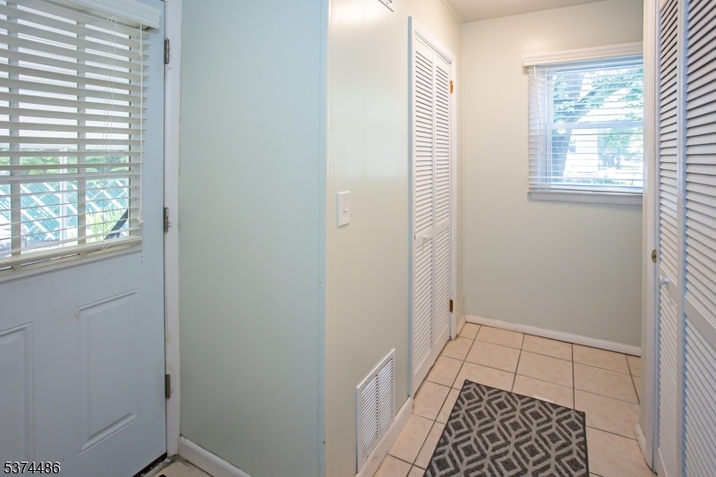 52 Jacksonville Dr