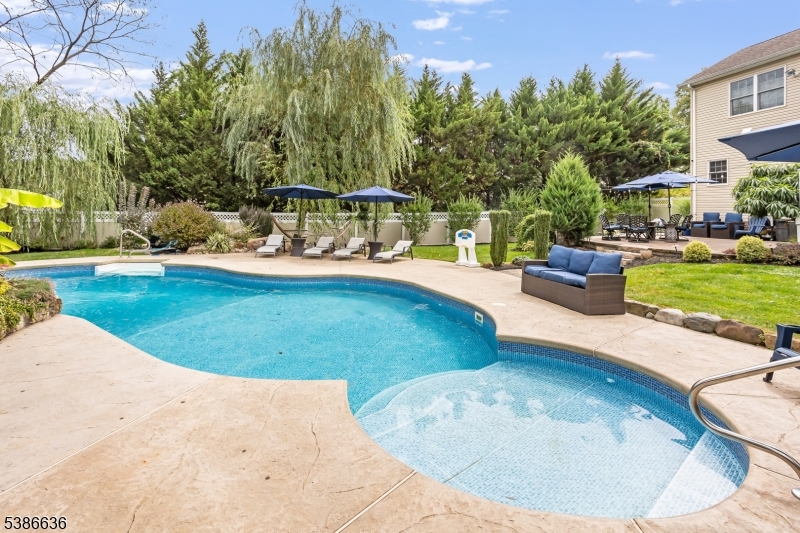 22 Karla Dr