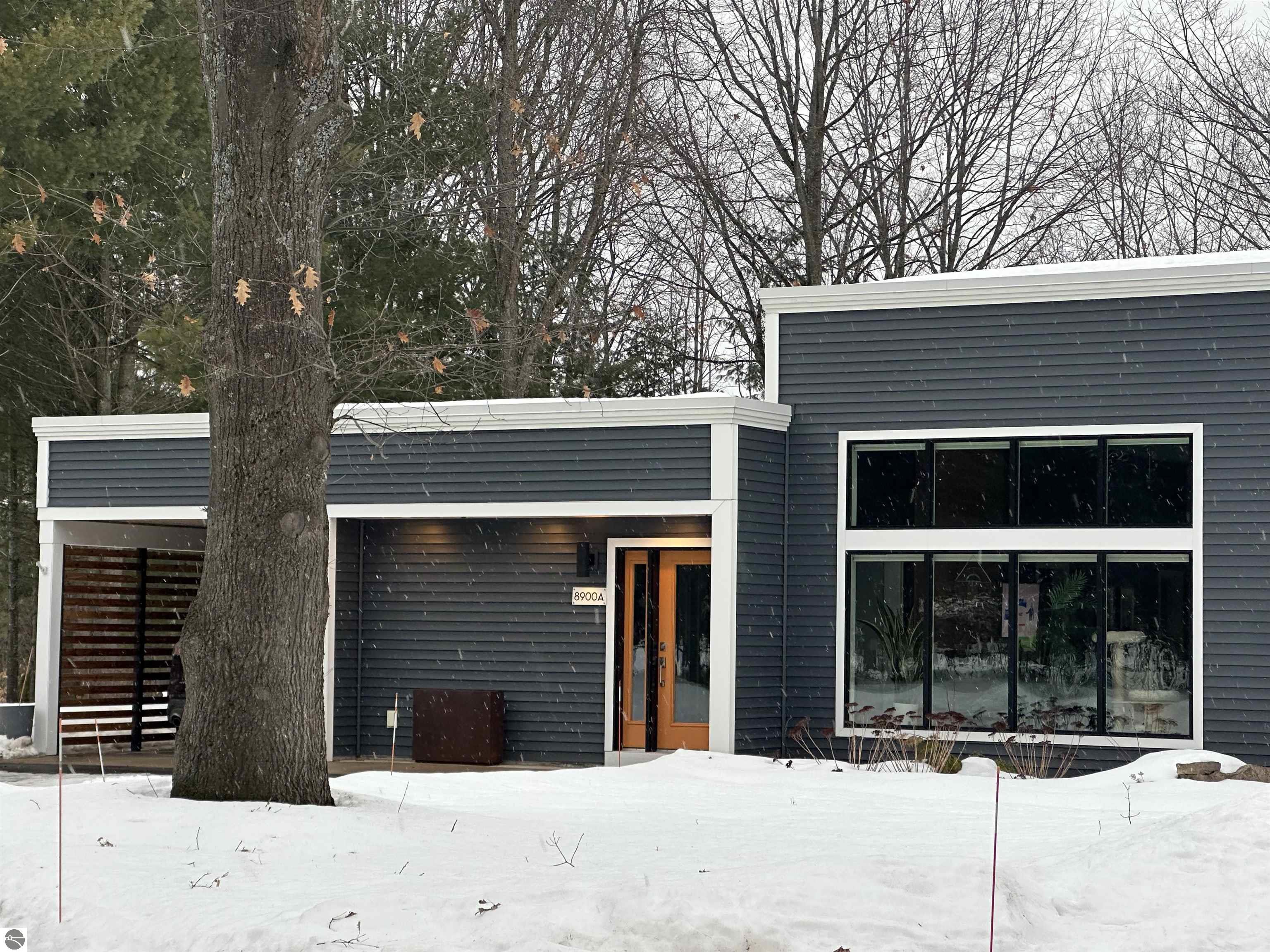 8900 Manhattan North Unit A