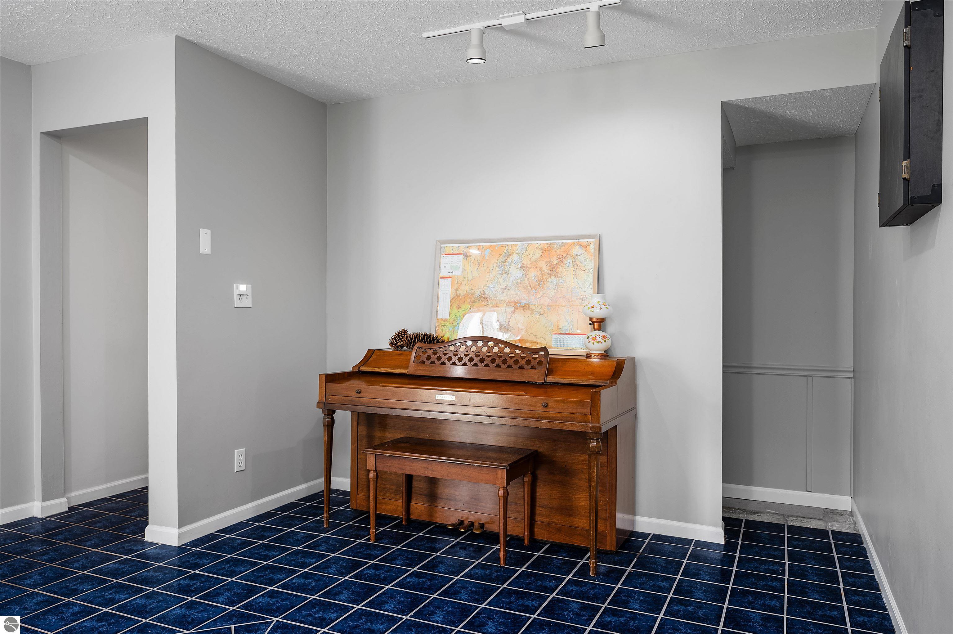 3672 Westridge Court